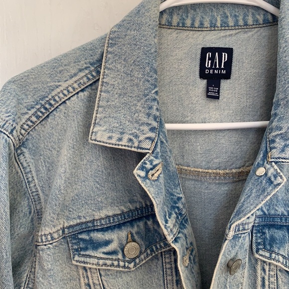NWOT Light Wash GAP Jean Jacket - Picture 2 of 4